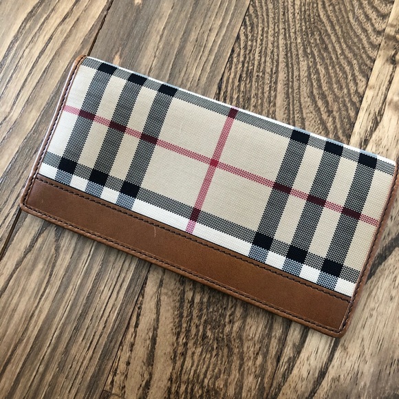 Burberry Check Wallet **Make an Offer** - Picture 4 of 7